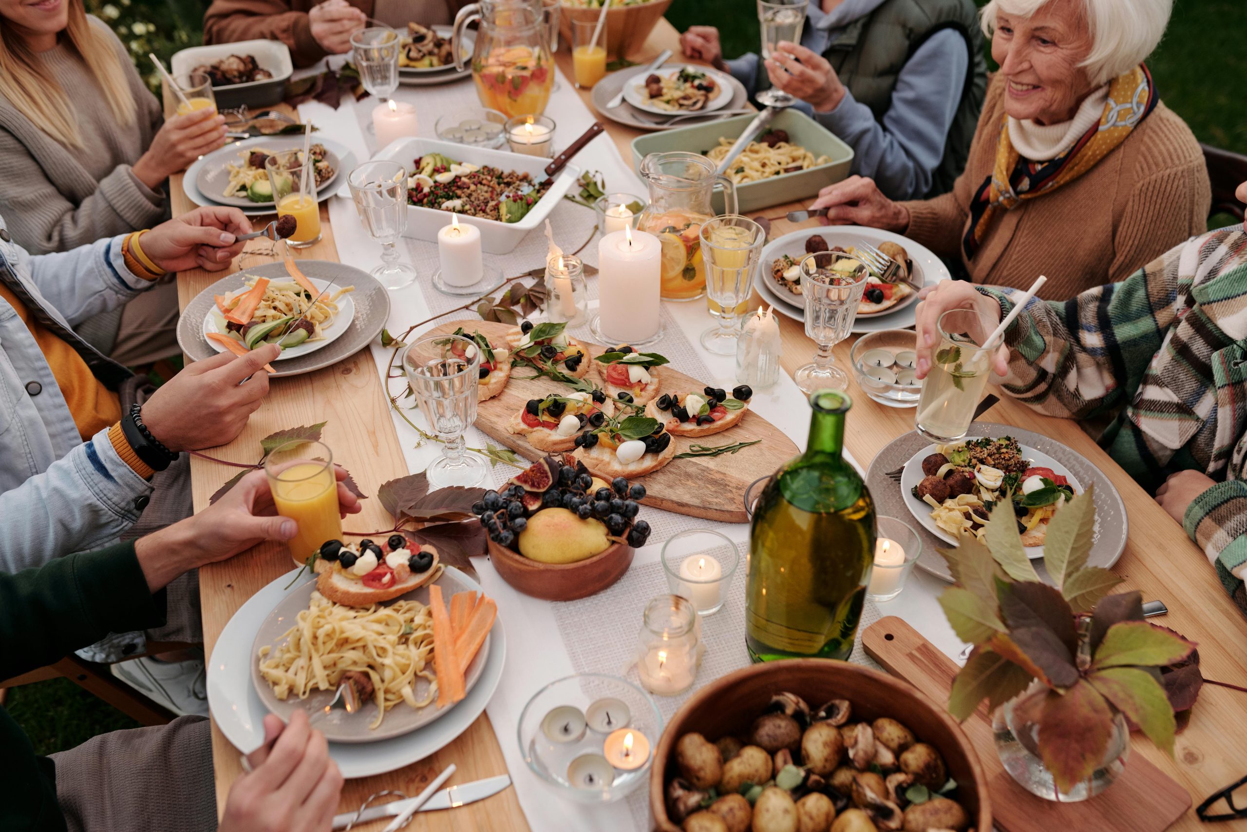 Strengthening Family Bonds through Regular Dinners